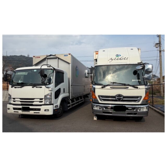 １週間の始まりです🌿
今日もお疲れ様でした✨
夕方は交通量も増える時間帯なので、
いつも以上に安全確認を忘れずに。

今週も安全運転でよろしくお願いします🚚✨

#株式会社AYUSHOU #日出町 #運送業 #運送会社 #看板犬 #会社に犬がいます #運送業と繋がりたい #運送業を盛り上げたい #トラック好き #トラック運転手 #日野自動車 #三菱ふそう #udトラック #volvoトラック #ボルボトラック #トレーラー #大型 #大型トラック #トラックマン #トラックドライバー #トラック #ayushou #あゆしょう #株式会社ayushou #わんちゃん #わんちゃん大好き #わんちゃんと一緒 #犬好きな人と繋がりたい #犬好きさんと繋がり