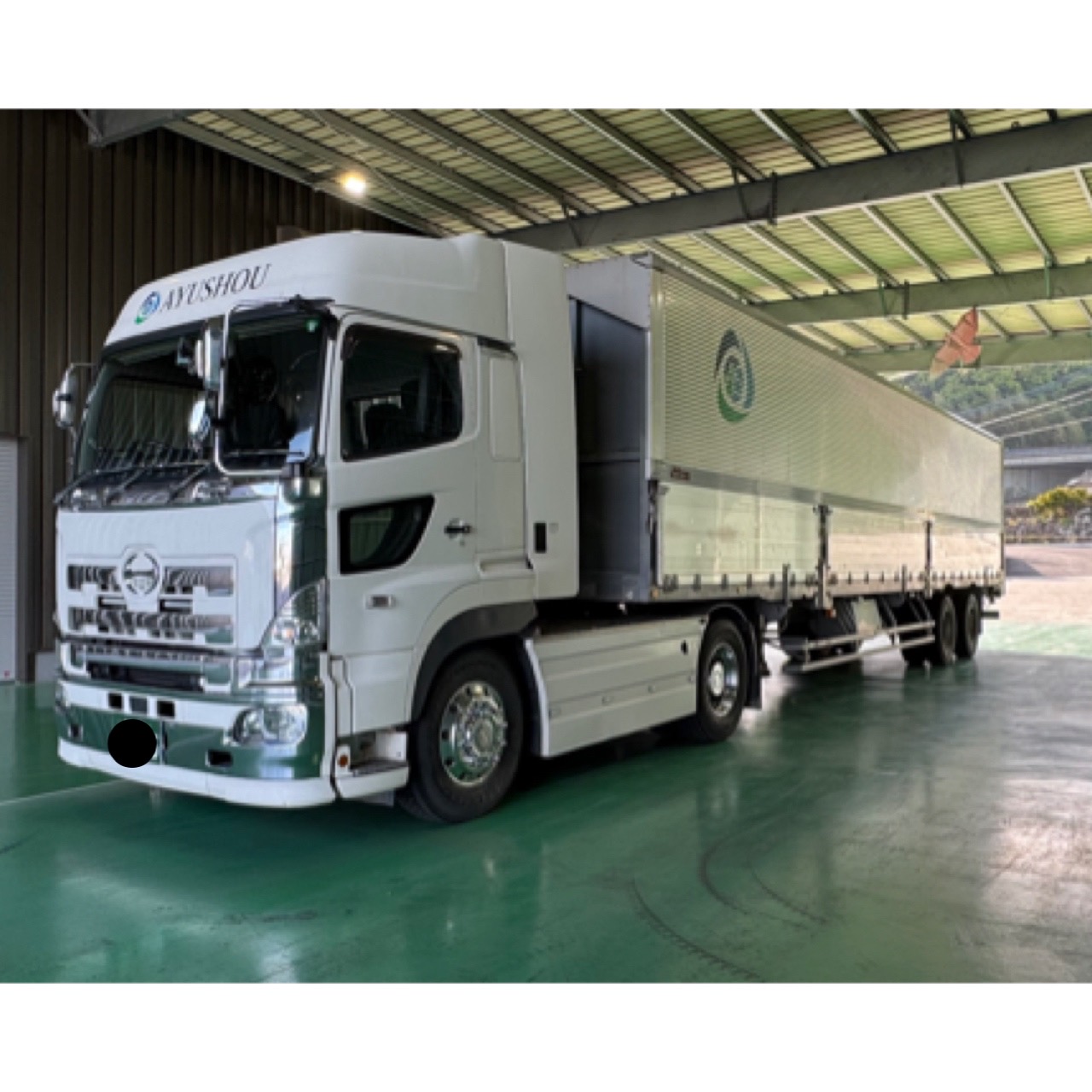 おはようございます☀️

今日も無事故、安全運転を心がけて走ります🚚
皆様、今日も一日よろしくお願いします😊✨

#あゆしょう #アユショウ #ayushou #株式会社ayushou #運送業  #運送業を盛り上げたい #運送業会を盛り上げよう #運送 #運送会社と繋がりたい #物流 #物流業 #物流倉庫 #物流会社 #トラック #トラック好き #トラックドライバー  #トラック運転手 #大型 #大型トラックドライバー #トレーラー #トレーラー運転手 #トレーラードライバー #トレーラー好きな人と繋がりたい #日野自動車 #三菱ふそう #udトラック #volvoトラック #会社に犬がいます #日出町 #大分県